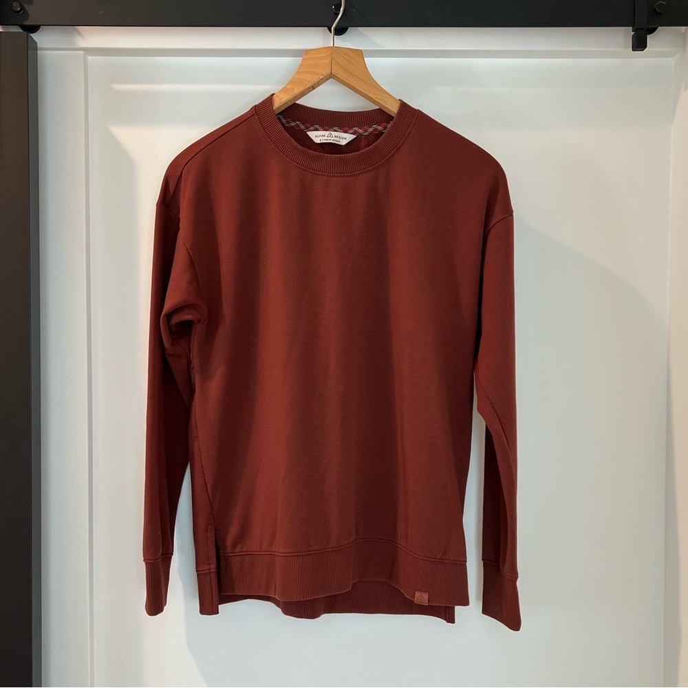 Women’s Alpine Design crew neck